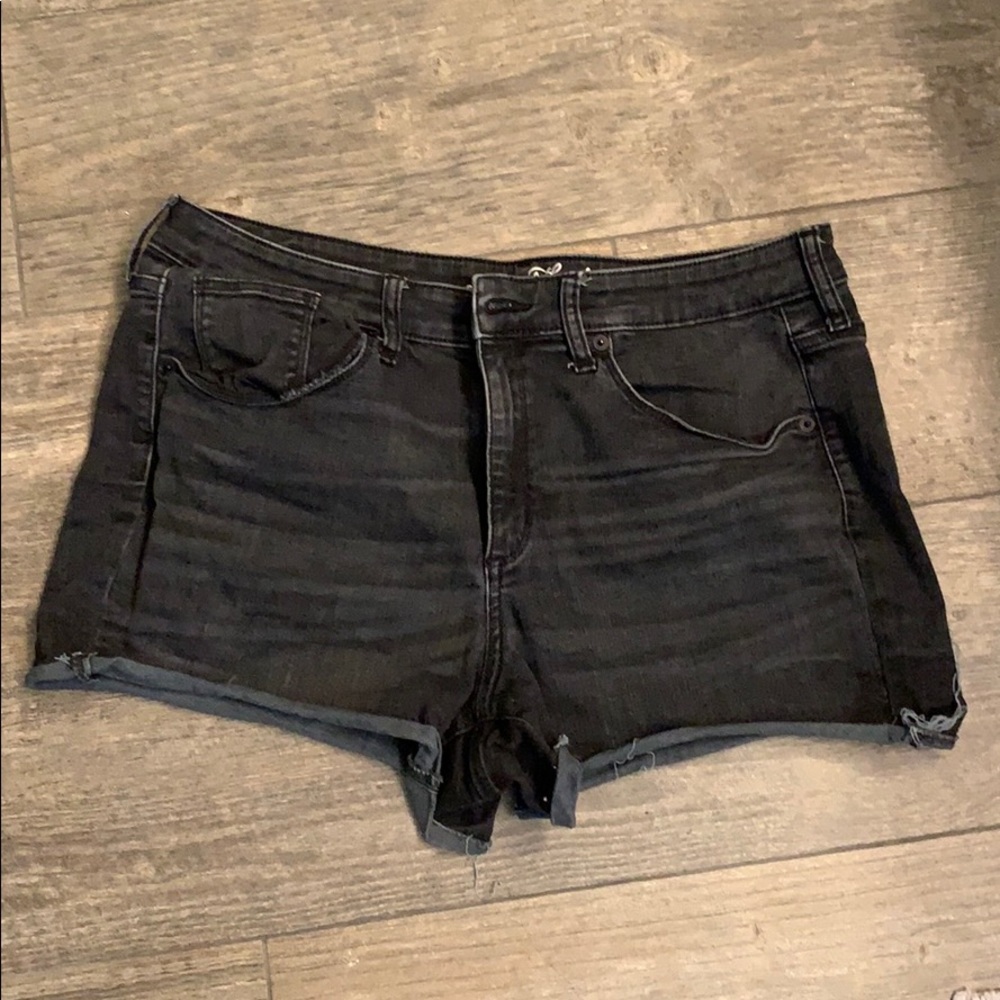 Black distressed shorts